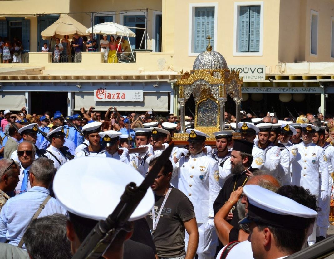 ΦΩΤΟ-Με λαμπρότητα γιόρτασε η Τήνος την Κοίμηση της Θεοτόκου