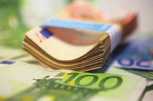 Σερβιτόρος στην Κεφαλονιά βρήκε και παρέδωσε φάκελο με 2.500 ευρώ