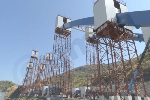 ΦΩΤΟ-Στην κυκλοφορία η κρεμαστή γέφυρα στην Τσακώνα μέσα στο 2014