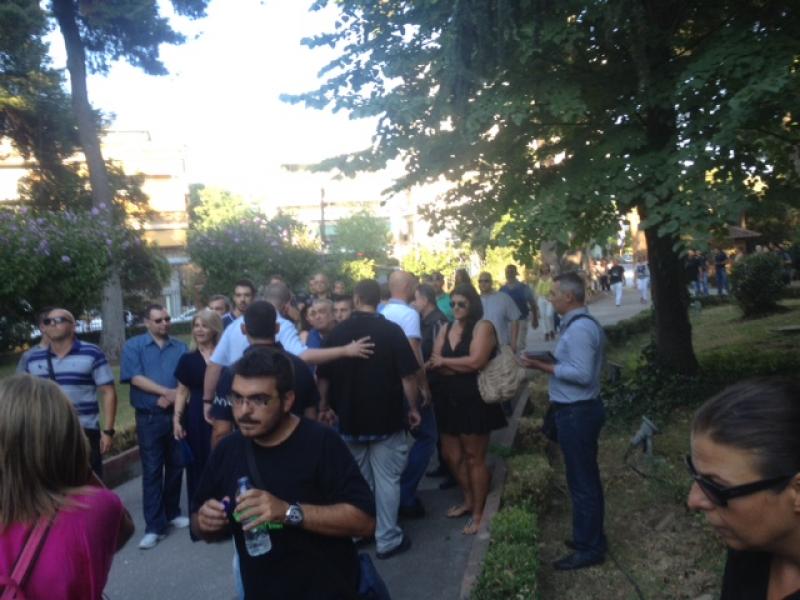 ΤΩΡΑ-ΒΙΝΤΕΟ-Ένταση στην Περιφέρεια Κεντρικής Μακεδονίας