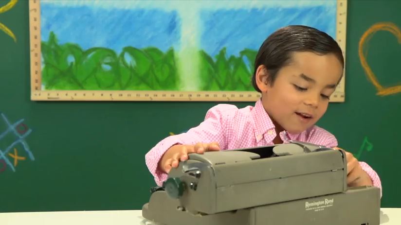 ΒΙΝΤΕΟ-Πως αντιδρούν τα παιδιά όταν βλέπουν γραφομηχανές