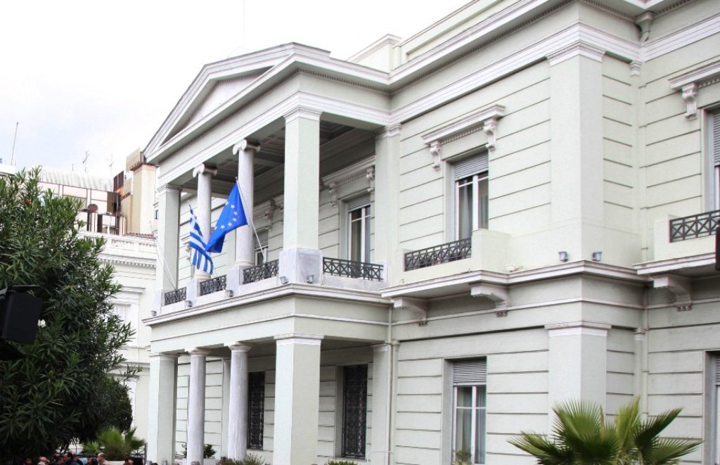 Κλείνει το ελληνικό Προξενείο στη Μαριούπολη