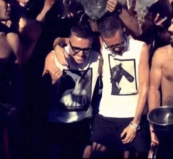 ΒΙΝΤΕΟ-Μπουγελώθηκαν στη Μύκονο οι Dsquared