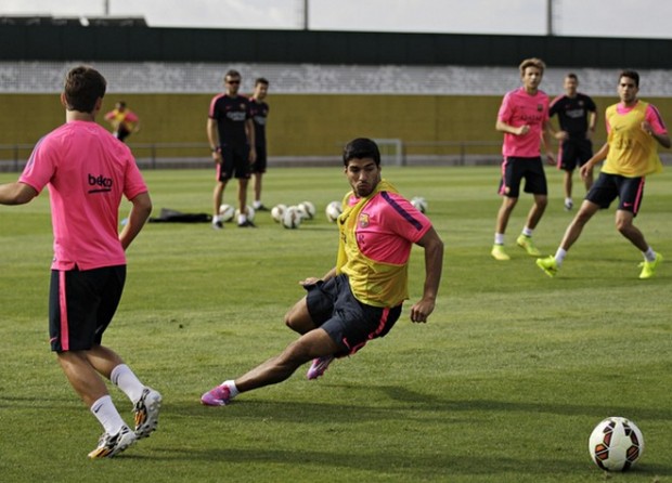 ΦΩΤΟ-Η πρώτη προπόνηση του Σουάρες