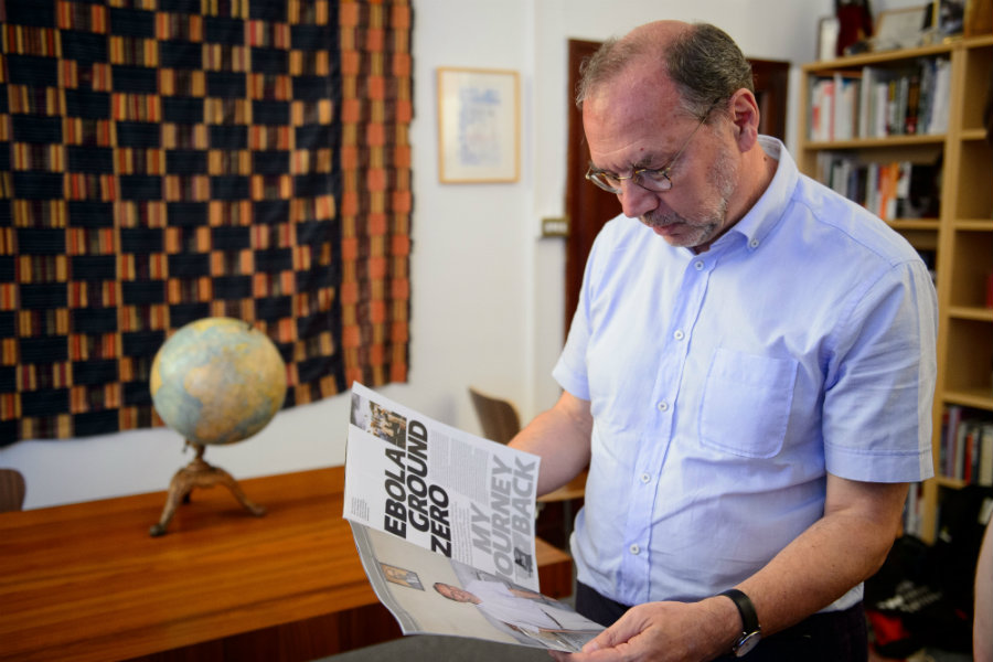 “Να επιτραπούν άμεσα οι πειραματικές θεραπείες για τον Έμπολα”