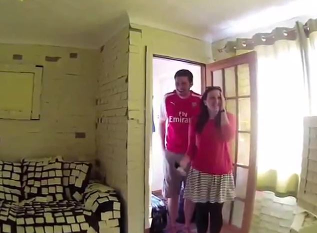 ΒΙΝΤΕΟ-Βρήκαν 14.000 post it κολλημένα στο σπίτι τους