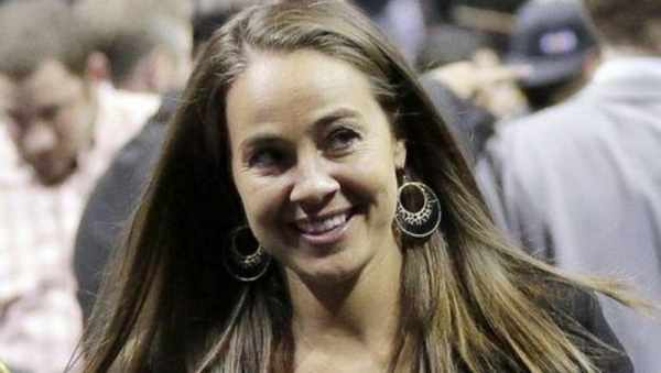 Γυναίκα βοηθό προσέλαβαν οι Σπερς