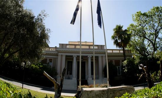 Σύσκεψη στο Μαξίμου για ενστόλους-ανεργία