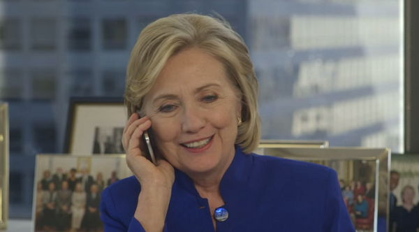 ΒΙΝΤΕΟ-Πως η Χίλαρι ευχήθηκε “Χρόνια Πολλά” στον Μπιλ Κλίντον