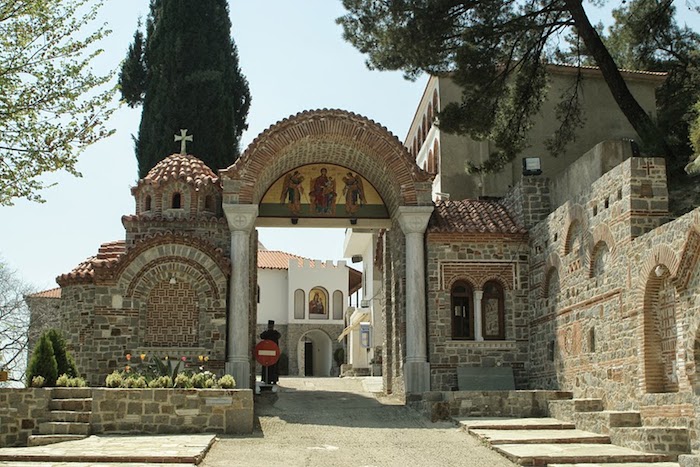 Αστρονομικός ΕΝΦΙΑ σε μοναστήρι