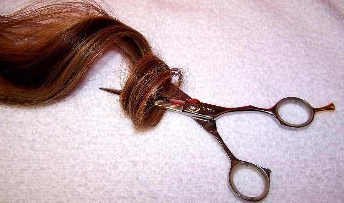 Τη βίασε και την κούρεψε για να την ταπεινώσει