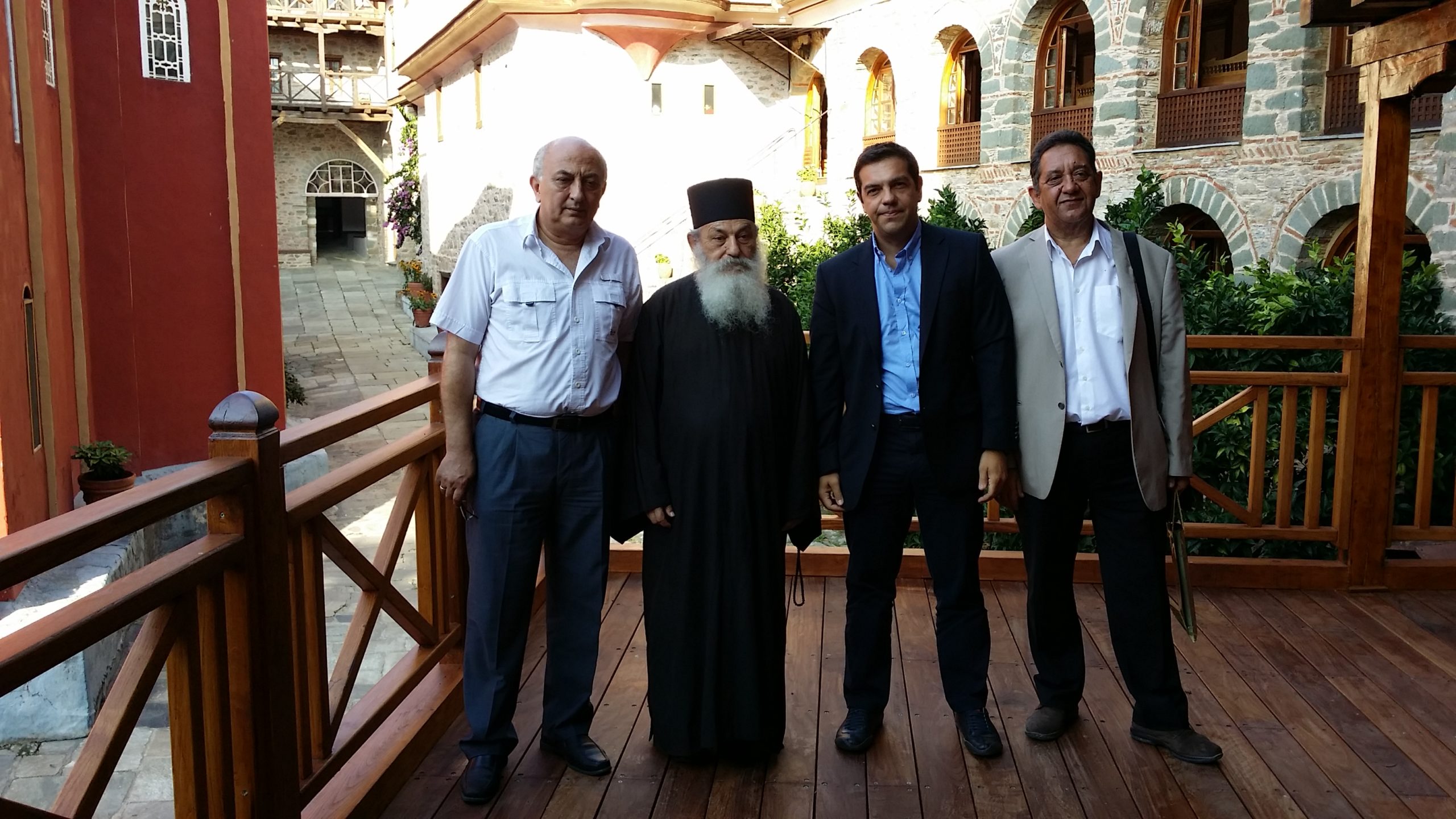 ΦΩΤΟ-Η δεύτερη ημέρα του Τσίπρα στο Άγιο Όρος