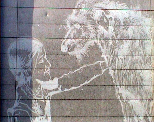 Perierga.gr - Μετατρέπει βρόμικα φορτηγά σε... έργα τέχνης! Perierga.gr - Μετατρέπει βρόμικα φορτηγά σε... έργα τέχνης!