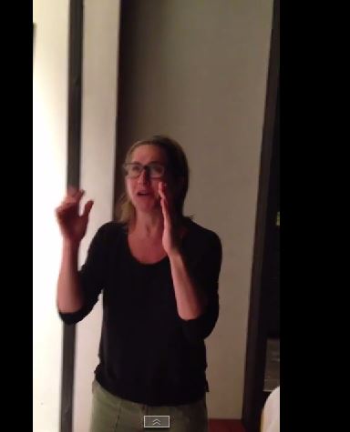 ΒΙΝΤΕΟ-Μπουγελώθηκε η Άνιστον