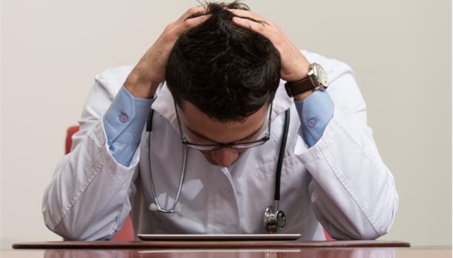 Σχεδόν 4.000 γιατροί χωρίς δουλειά
