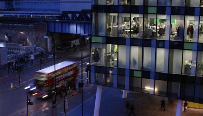 Η πολλή δουλειά τρώει τον εργαζόμενο