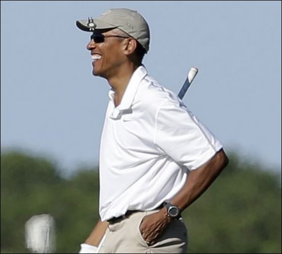 ΦΩΤΟ-Ο Ομπάμα μίλησε για τον νεκρό δημοσιογράφο και μετά έπαιξε γκολφ