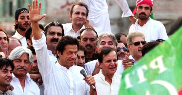 Πακιστάν: “Επίδειξη δύναμης” από τον Ίμραν Χαν