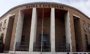 Αλβανία-Μειώθηκαν τα εμβάσματα από τους μετανάστες