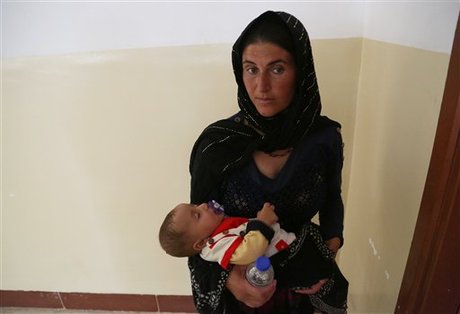 Kυνηγημένη από τους τζιχαντιστές γέννησε πεντάδυμα