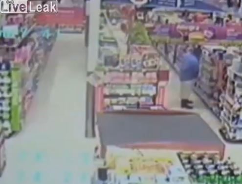 ΒΙΝΤΕΟ-«Μπέρδεψε» το σούπερ μάρκετ με την… τουαλέτα