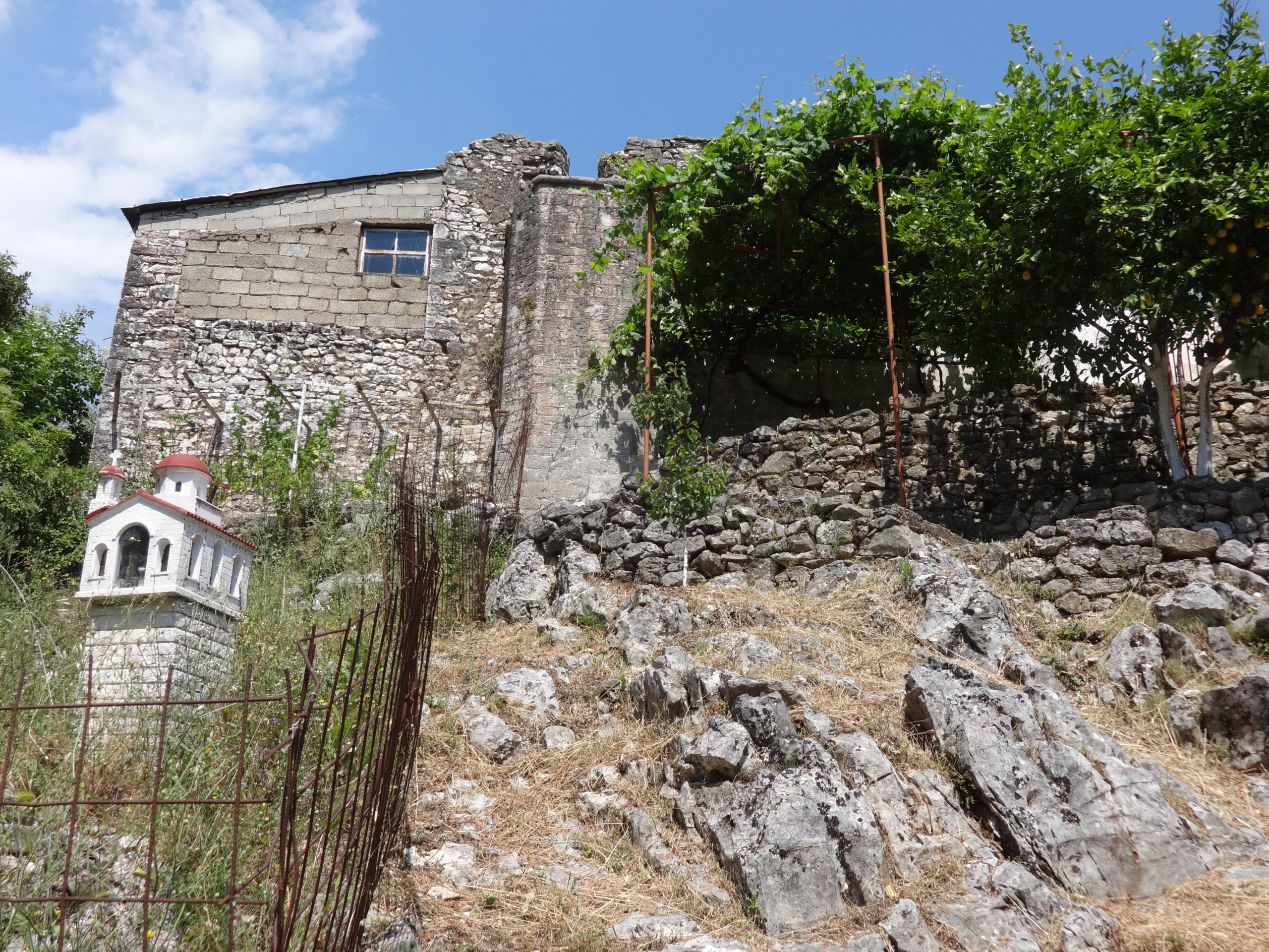 Πυροβόλησαν στα πόδια ηλικιωμένο για να τον ληστέψουν