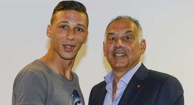 Ανακοινώθηκε επίσημα ο Χολέμπας