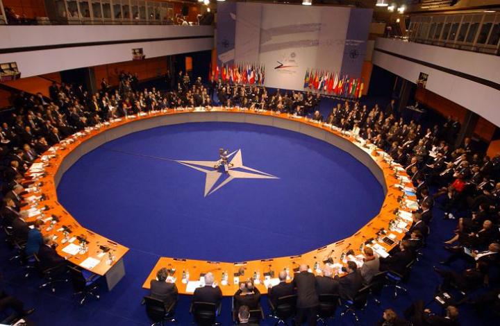 To NATO κατηγορεί τη Ρωσία