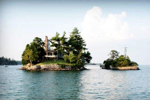 ΦΩΤΟ-Η πιο μικρή διεθνής γέφυρα