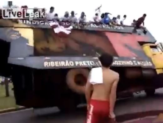 ΒΙΝΤΕΟ-Βραζιλία-Τραγικό ατύχημα σε διαδήλωση μεταλλουργών