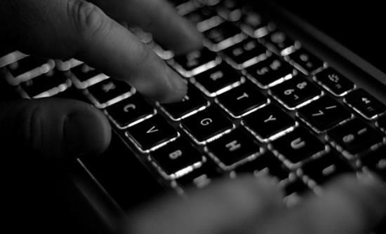 Στο «κυνήγι» των Ελλήνων παιδόφιλων