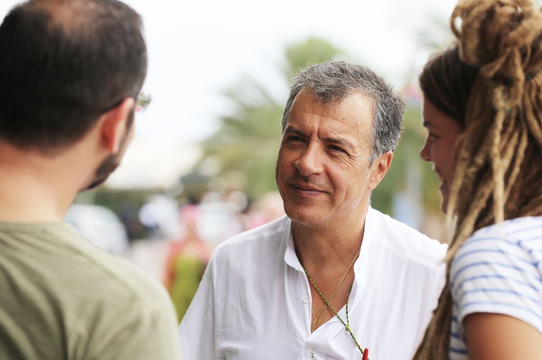 ΦΩΤΟ-Θεοδωράκης: Δεν θα γίνω εγώ υπουργός