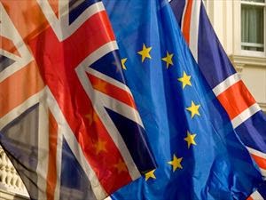 Βρετανία-Η έξοδος της χώρας από την ΕΕ θα έτρεπε πολλές τράπεζες σε φυγή