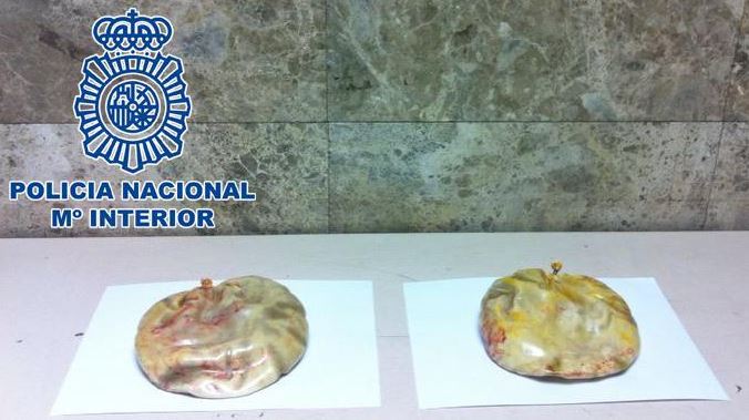 ΦΩΤΟ-Έκρυψε την κοκαΐνη στα εμφυτεύματα του στήθους της