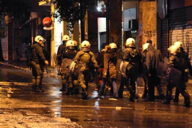 Συλλήψεις για τις μολότοφ στα Εξάρχεια