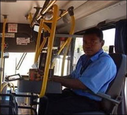 ΦΩΤΟ-Βιβλιοθήκη σε… αστικό λεωφορείο