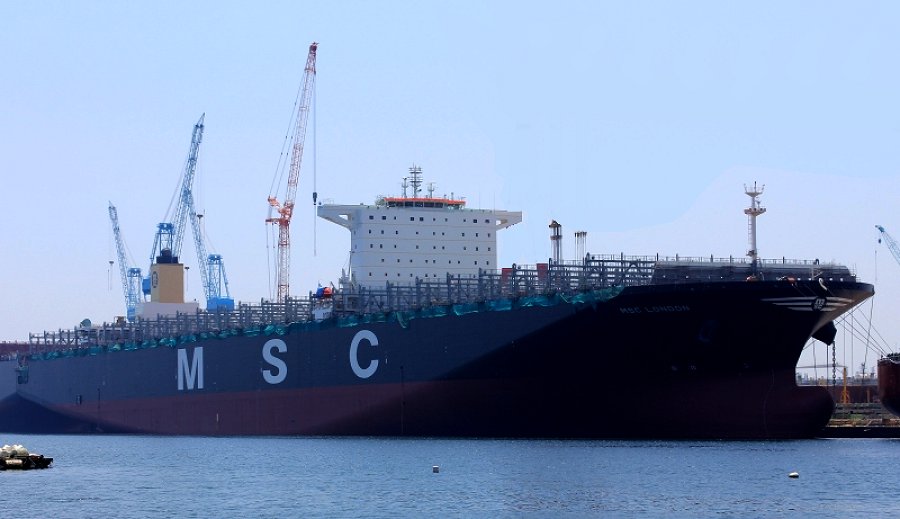 Στον Πειραιά το «MSC London»