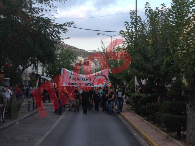 ΦΩΤΟ-Ξεκίνησε η πορεία των αντιεξουσιαστών