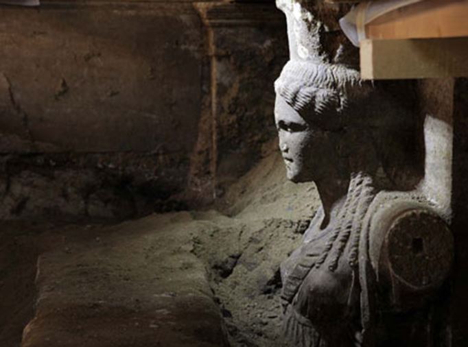 ΦΩΤΟ-Εντυπωσιάζουν οι Καρυάτιδες της Αμφίπολης