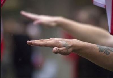 Ιταλία-Αδίκημα παραμένει ο φασιστικός χαιρετισμός