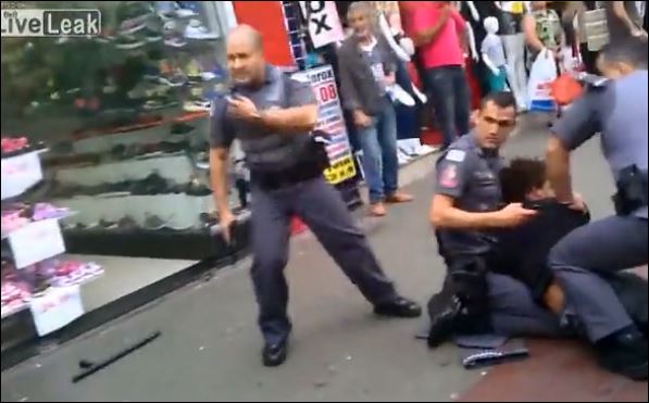 Βραζιλία-Αστυνομικός πυροβολεί στο πλήθος