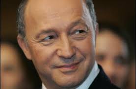 “Το Παρίσι δεν θα υποκύψει στις απειλές των τρομοκρατών”