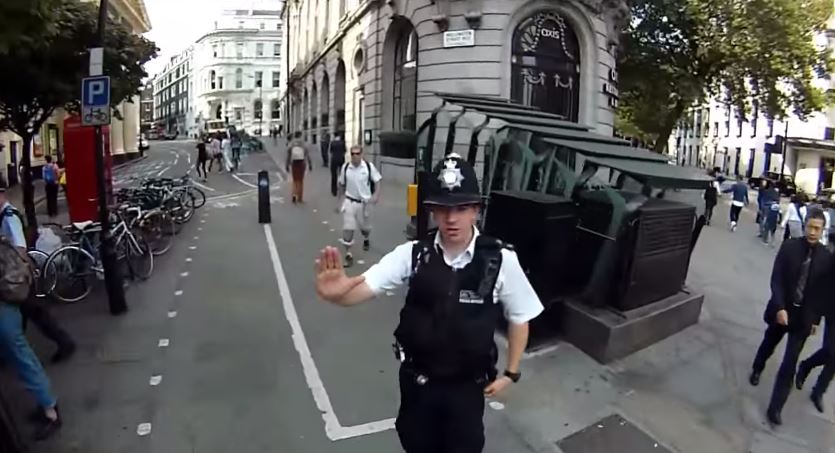 ΒΙΝΤΕΟ-Η συγγνώμη του αστυνομικού