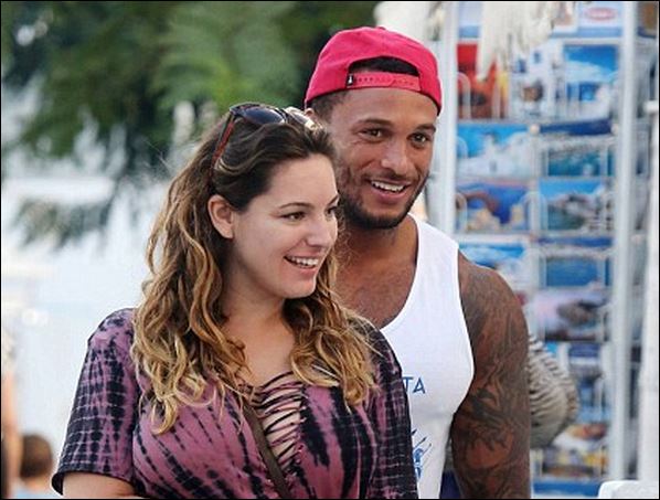 ΦΩΤΟ-Η Kelly Brook στη Μύκονο