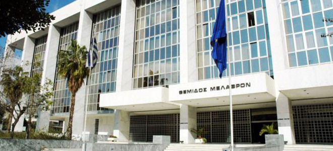 Ανοίγει ο δρόμος για μονιμοποίηση των συμβασιούχων των ΚΤΕΛ