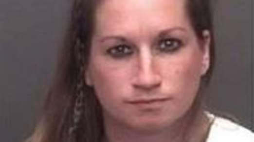 ΦΩΤΟ-Την είχαν φυλακισμένη σε κλουβί