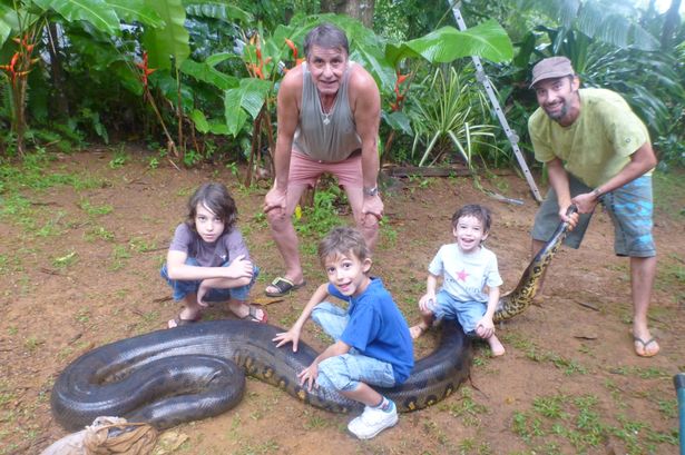 ΒΙΝΤΕΟ-Παγίδευσε 5μετρο ανακόντα