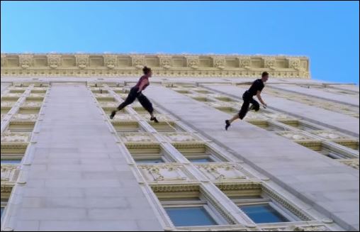 ΒΙΝΤΕΟ-Χορεύουν πάνω στους τοίχους