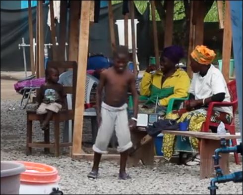 ΒΙΝΤΕΟ-Ο 11χρονος που νίκησε τον Έμπολα χορεύοντας