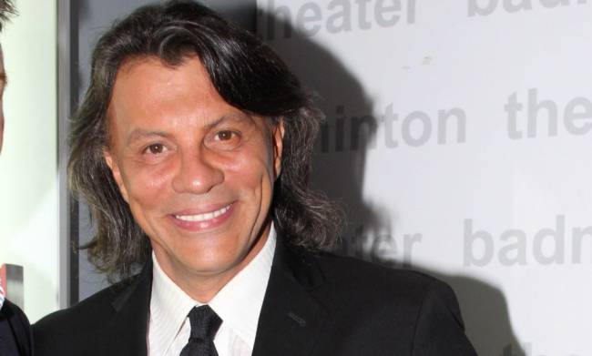 ΦΩΤΟ-Ψινάκης: Τα σπάει ο υπουργός